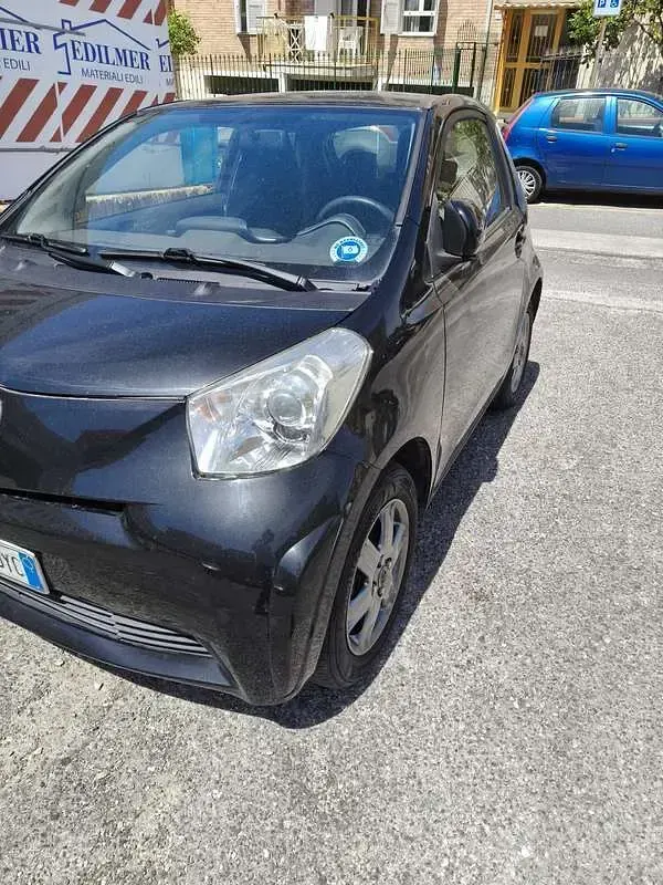 Usata Toyota iQ 68 CV (50 kW) 2009 Nero Utilitaria