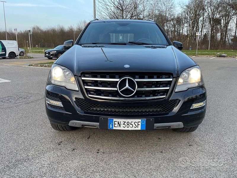 Usata Mercedes ML350 Premium 204 CV (150 kW) 2012 Nero SUV