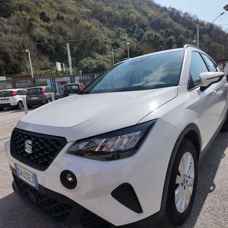 Usata Seat Arona Style 110 CV (80 kW) 2023 Bianco pastello SUV