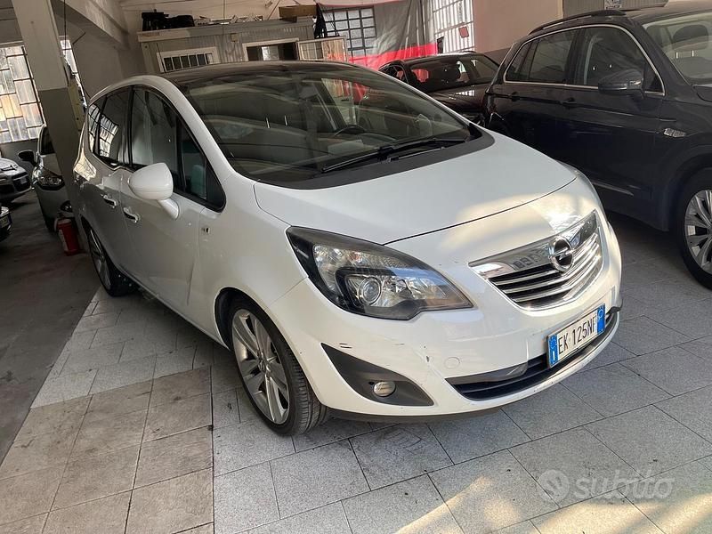 Usata Opel Meriva 110 CV (80 kW) 2011 Bianco Monovolume