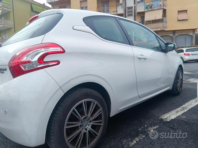 Usata Peugeot 208 92 CV (67 kW) 2012 Bianco Utilitaria