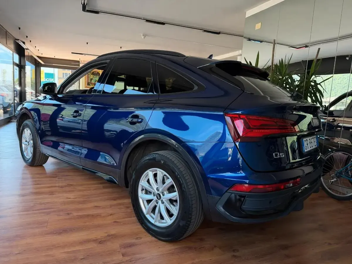 Usata Audi Q5 Sportback Ambiente 204 CV (150 kW) 2022 Blu SUV