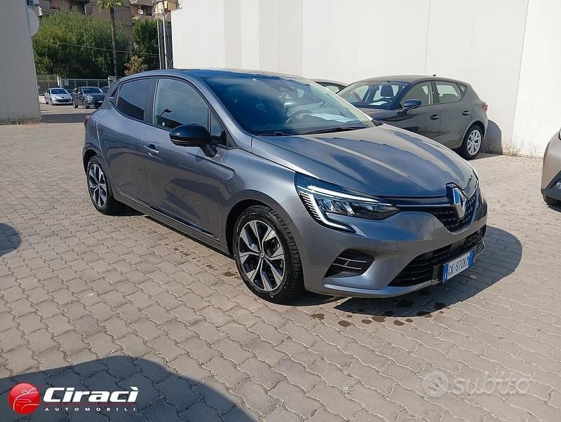 Usata Renault Clio V Evolution 101 CV (74 kW) 2023 Grigio Berlina