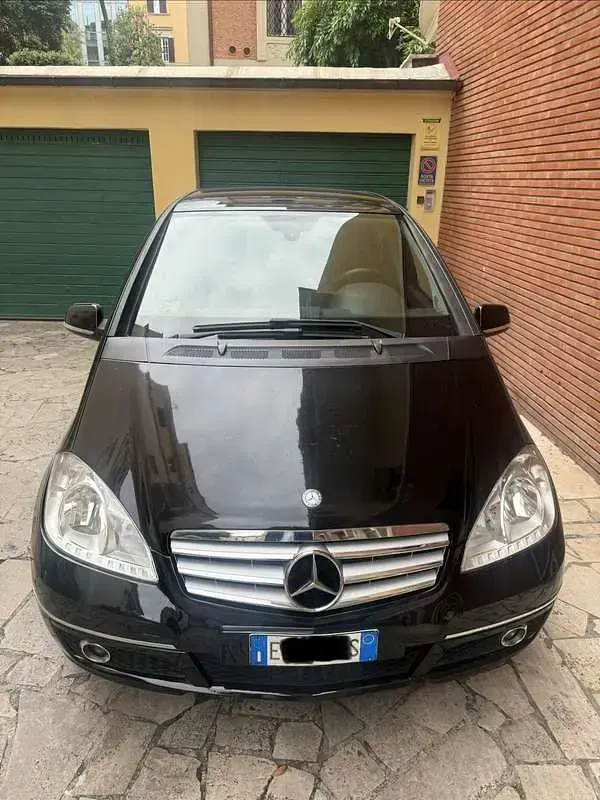Usata Mercedes A180 Premium 116 CV (85 kW) 2010 Nero Monovolume
