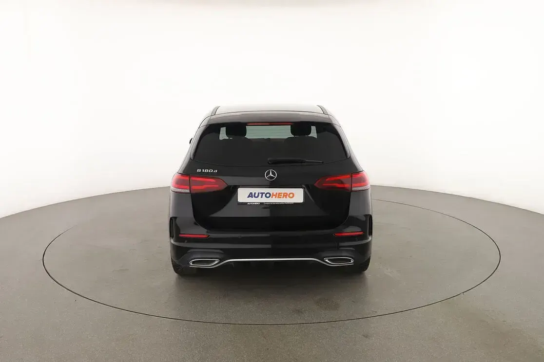 Usata Mercedes B180 AMG line 116 CV (85 kW) 2020 Nero Monovolume