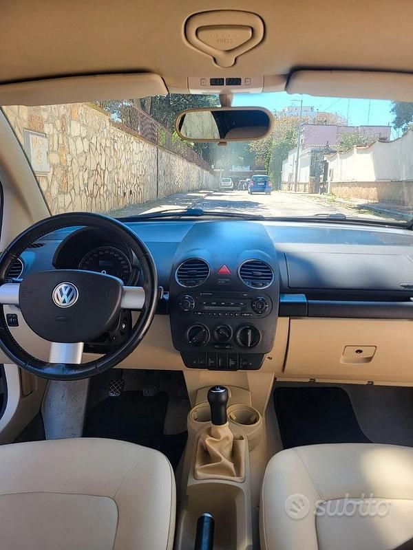 Usata VW New Beetle 105 CV (77 kW) 2007 Utilitaria