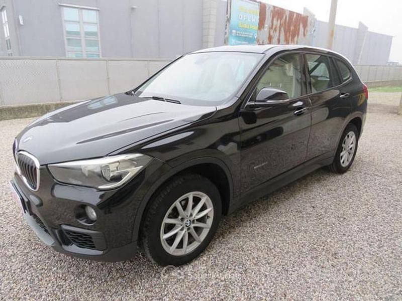 Nero Usata 2017 BMW X1 Efficient Dynamics SUV | 15.000 € (Buon prezzo) - Immagine 1/4