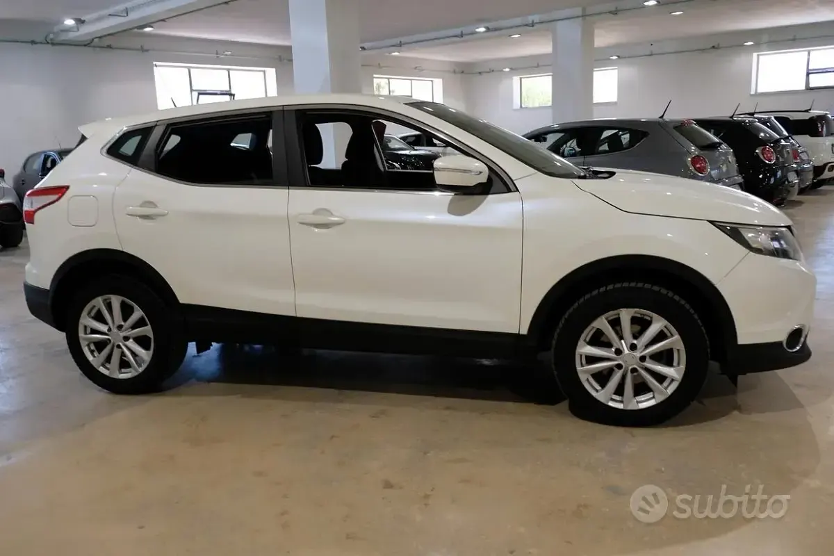 Usata Nissan Qashqai Acenta 110 CV (80 kW) 2015 Bianco SUV