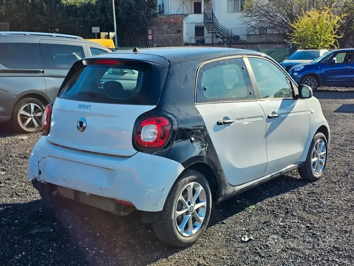 Usata Smart ForFour Passion 71 CV (52 kW) 2018 Bianco Utilitaria