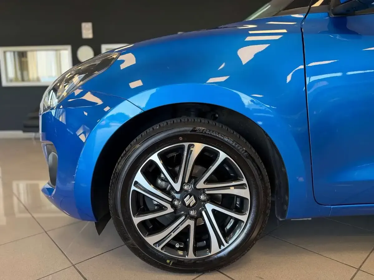 Usata Suzuki Swift 83 CV (61 kW) 2022 Blu/azzurro Utilitaria