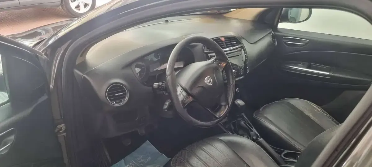 Usata Lancia Delta Gold 120 CV (88 kW) 2014 Utilitaria