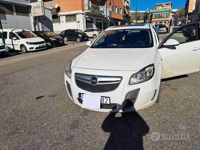 Begagnad Opel Insignia OPC 325 HK (239 kW) 2012 Vit Kombi