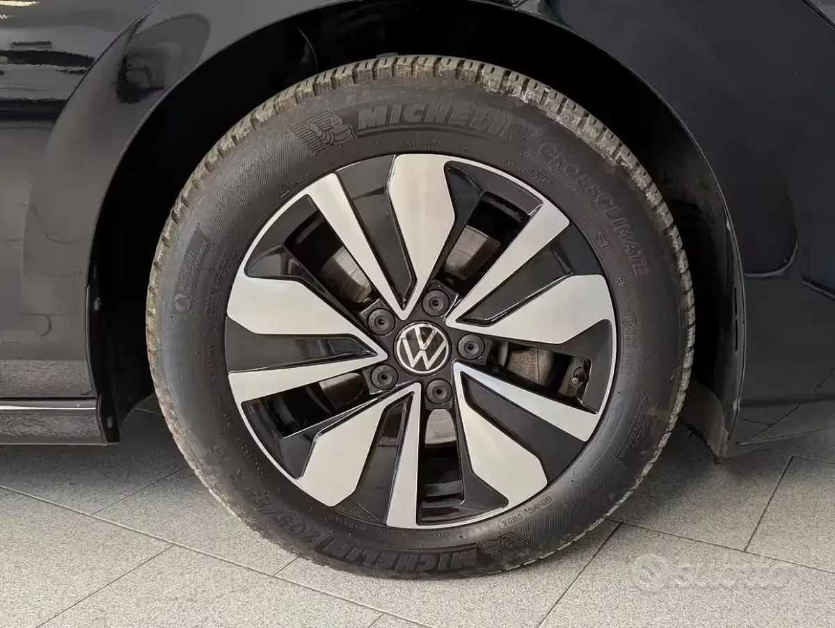 Usata VW Golf VIII Move 150 CV (110 kW) 2023 Nero Berlina