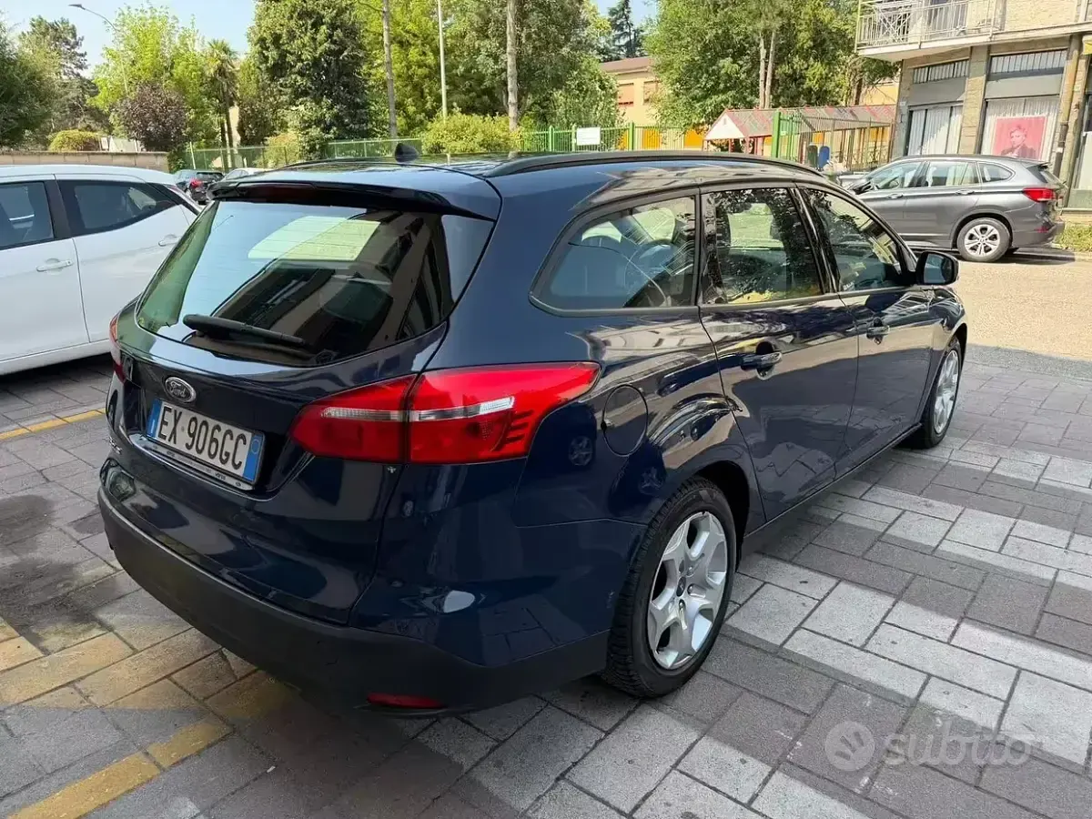 Usata Ford Focus 95 CV (69 kW) 2014 Bluazzurro Station wagon