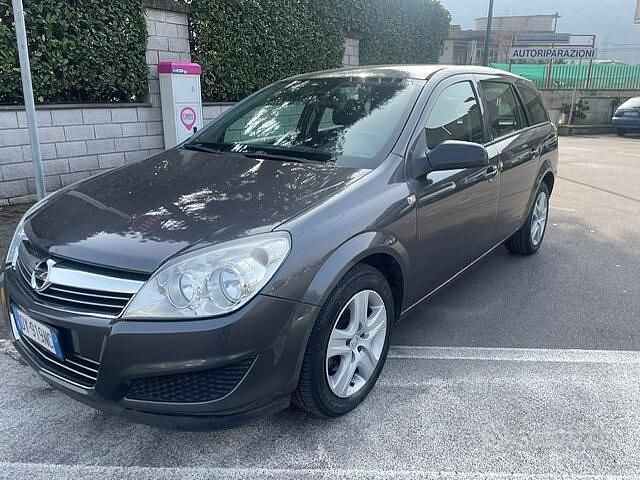 Usata Opel Astra Enjoy 110 CV (80 kW) 2009 Grigio Station wagon