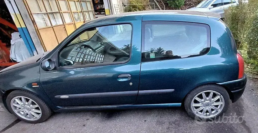 Usata Renault Clio 169 CV (124 kW) 2002 Verde Utilitaria