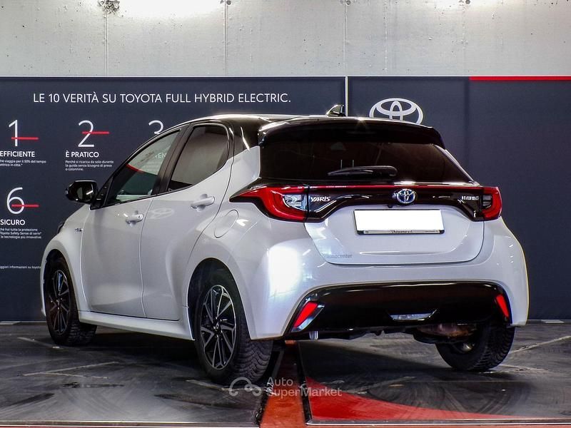 Usata Toyota Yaris Style 116 CV (85 kW) 2021 Bianco Utilitaria
