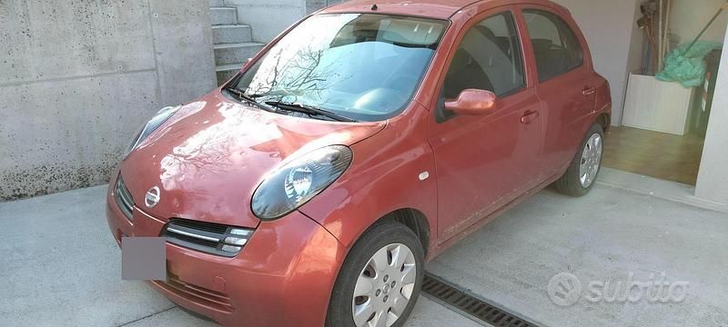 Usata Nissan Micra 2004 Rosso Utilitaria
