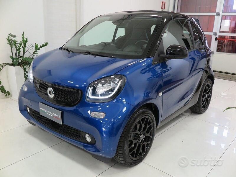 Usata Smart ForTwo Electric Drive Prime 60 kW (82 CV) 2018 Blu/azzurro Cabrio