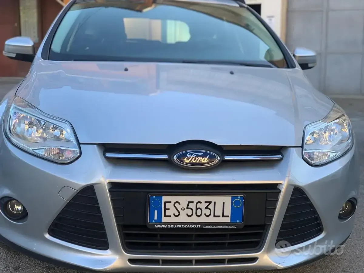 Usata Ford Focus 115 CV (84 kW) 2013 Grigio Station wagon