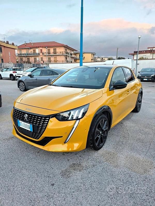 Usata Peugeot 208 GT 102 CV (75 kW) 2021 Other Utilitaria