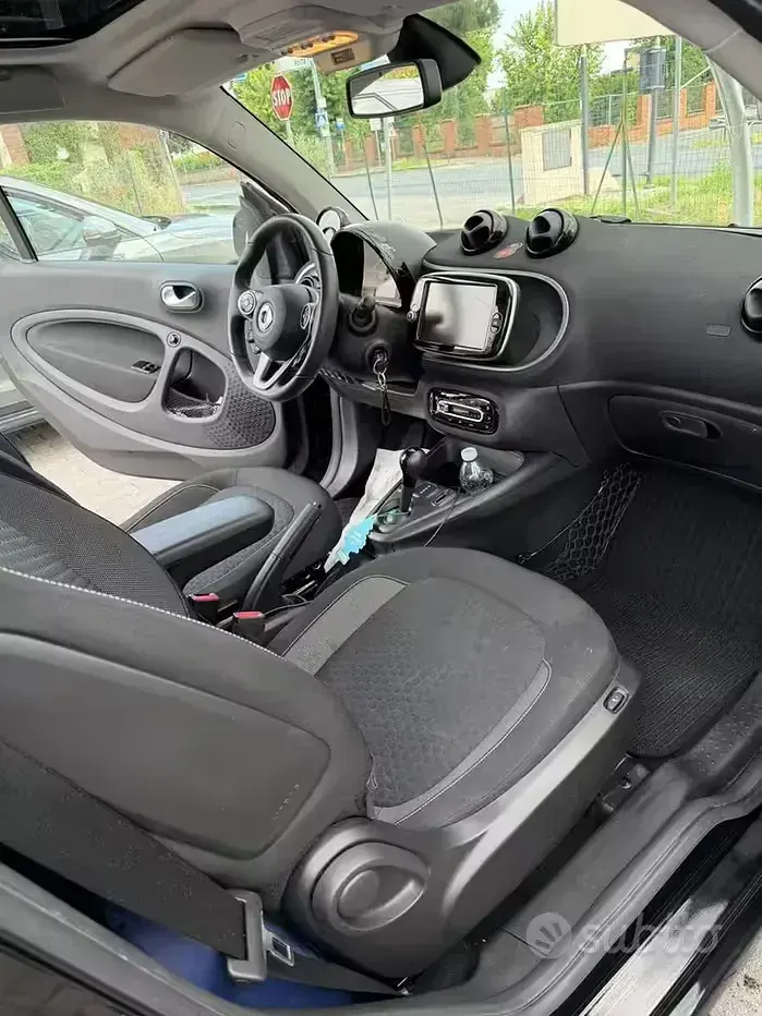 Usata Smart ForTwo Electric Drive 41 kW (56 CV) 2023 Nero Berlina