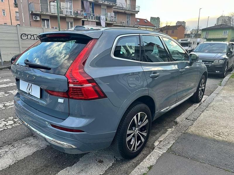 Usata Volvo XC60 Core 253 CV (186 kW) 2022 Thunder grey metallizzato SUV