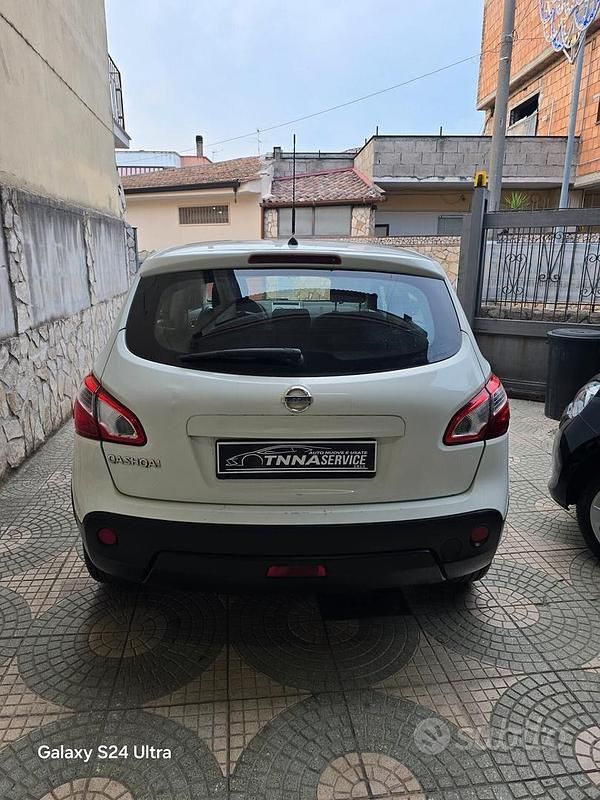Usata Nissan Qashqai Acenta 118 CV (86 kW) 2013 Bianco SUV
