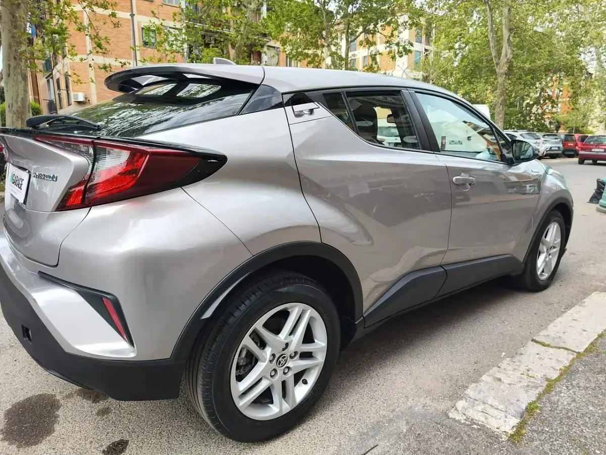 Usata Toyota C-HR Business Edition 98 CV (72 kW) 2021 Argento SUV