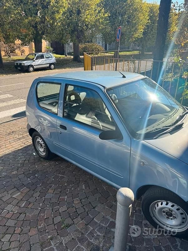 Usata Fiat 600 54 CV (39 kW) 2009 Blu Utilitaria