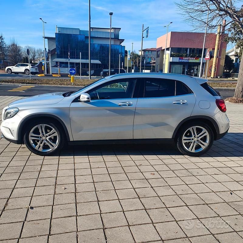Usata Mercedes GLA180 Urban 2015 Grigio SUV