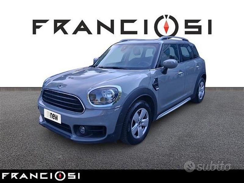 Usata Mini One Countryman Business 101 CV (74 kW) 2020 Grigio SUV
