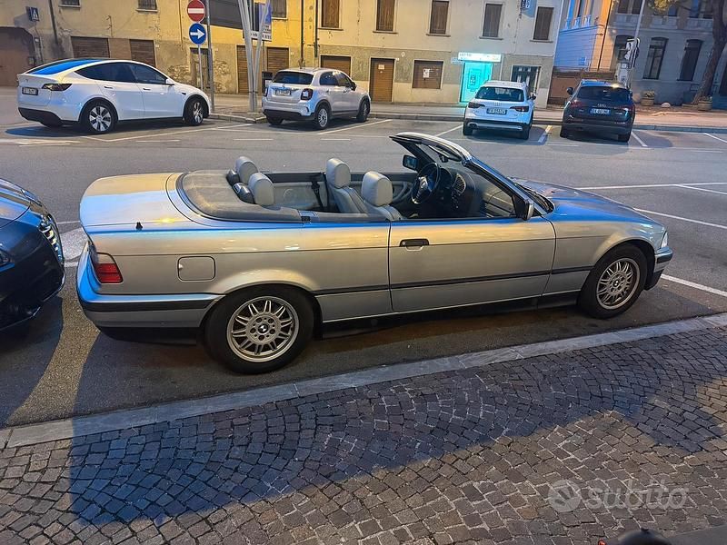 Usata 1993 BMW 325 Cabriolet Cabrio | 10.500 € - Immagine 1/4