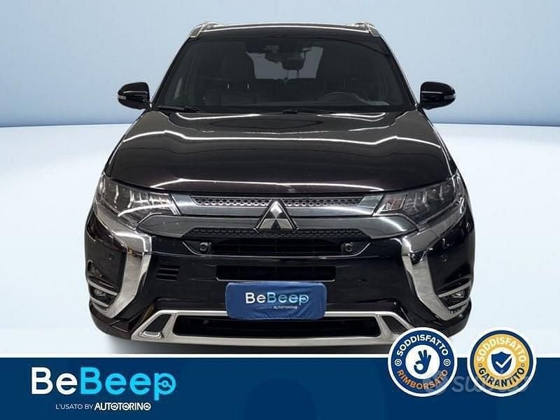 Usata Mitsubishi Outlander P-HEV 224 CV (164 kW) 2019 Nero pastello SUV