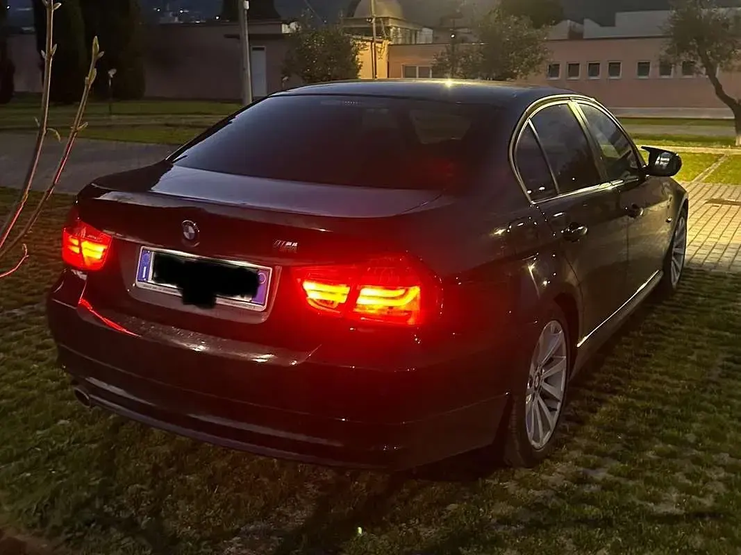 Usata BMW 320 Efficient Dynamics 177 CV (130 kW) 2008 Nero Berlina