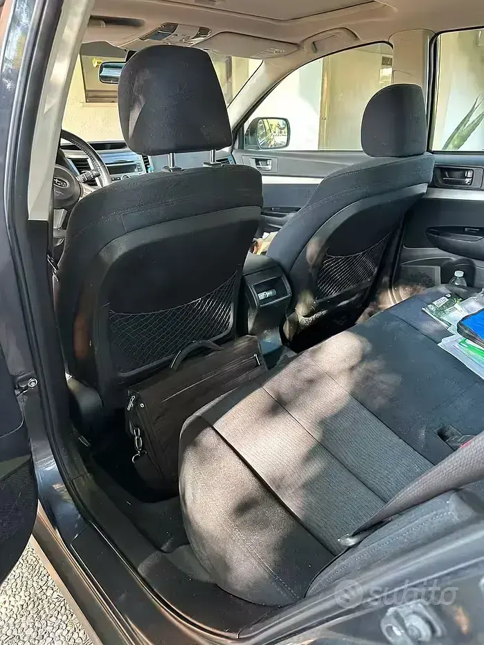 Usata Subaru Outback 150 CV (110 kW) 2011 Grigio Station wagon
