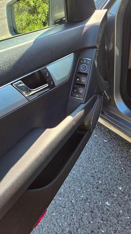 Usata Mercedes C320 Avantgarde 224 CV (164 kW) 2009 Argento Berlina