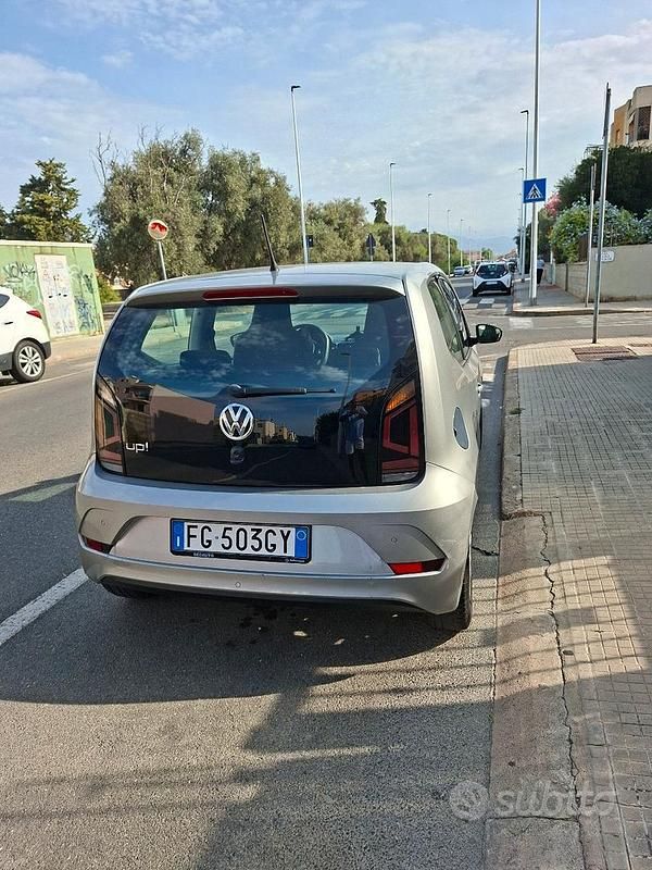 Usata VW up! 68 CV (50 kW) 2017 Grigio Utilitaria