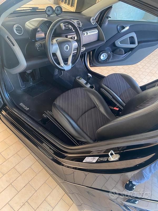 Usata Smart ForTwo Cabrio Pulse 71 CV (52 kW) 2011 Nero Cabrio