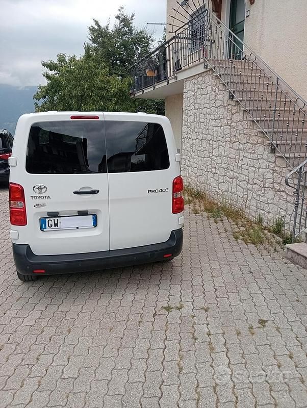 Usata Toyota Proace 120 CV (88 kW) 2024 Bianco Monovolume