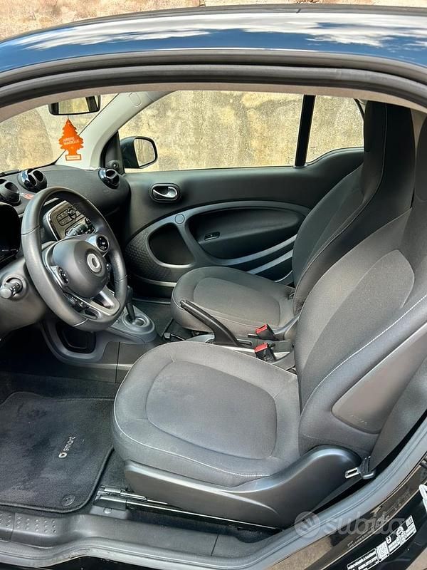 Usata Smart ForTwo Electric Drive 44 kW (61 CV) 2018 Nero Coupé