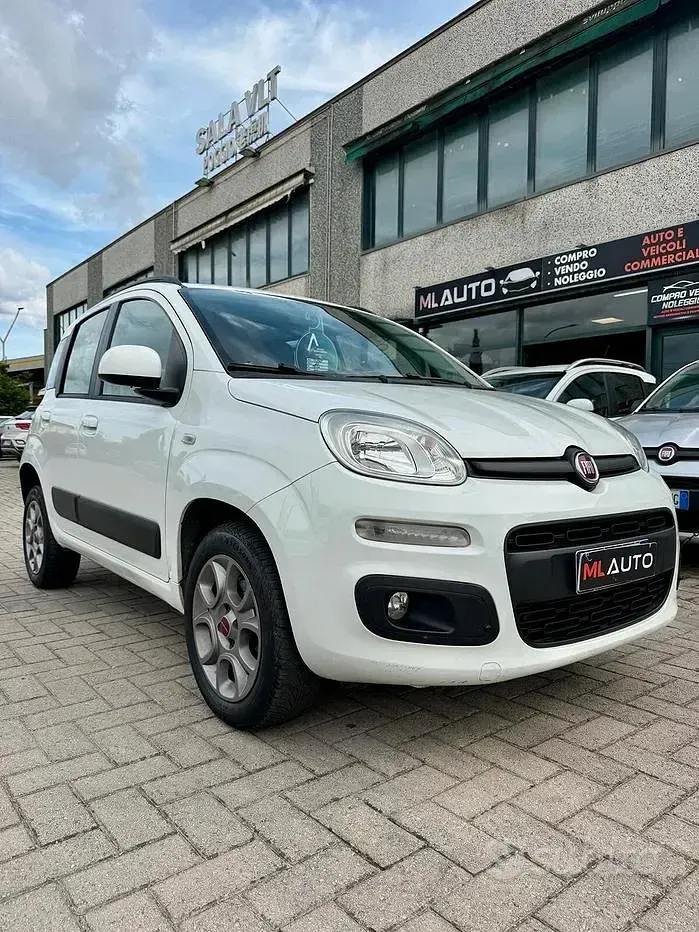 Usata Fiat Panda Lounge 85 CV (62 kW) 2016 Bianco Utilitaria