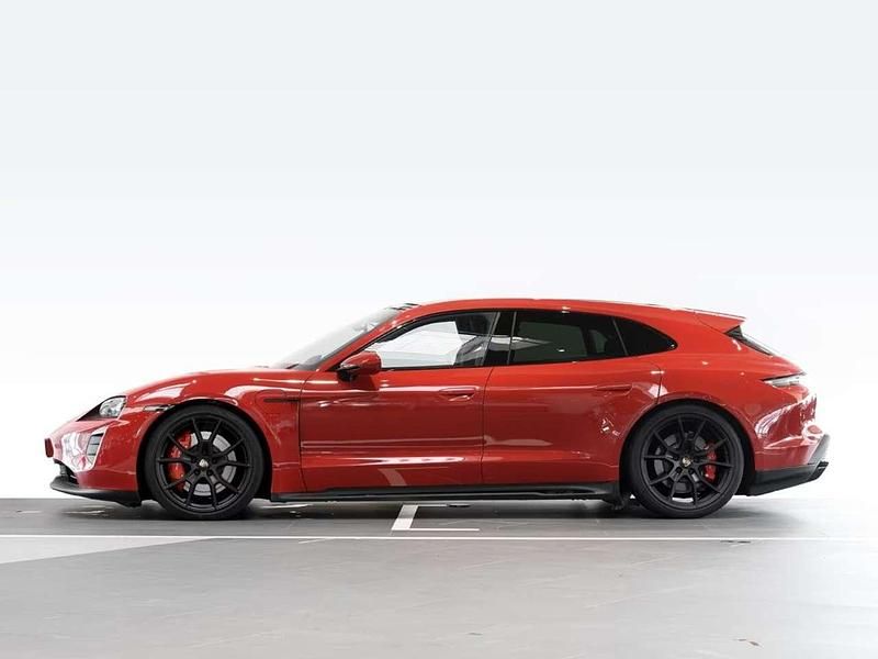 Occasion Porsche Taycan Sport Turismo 433 kW (589 PK) 2022 Rood Sedan