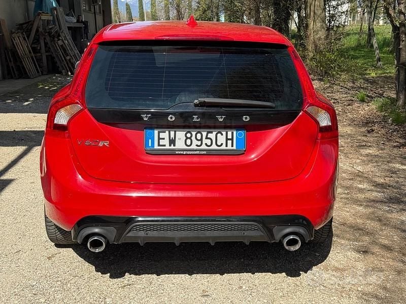 Usata Volvo V60 136 CV (100 kW) 2014 Rosso Station wagon