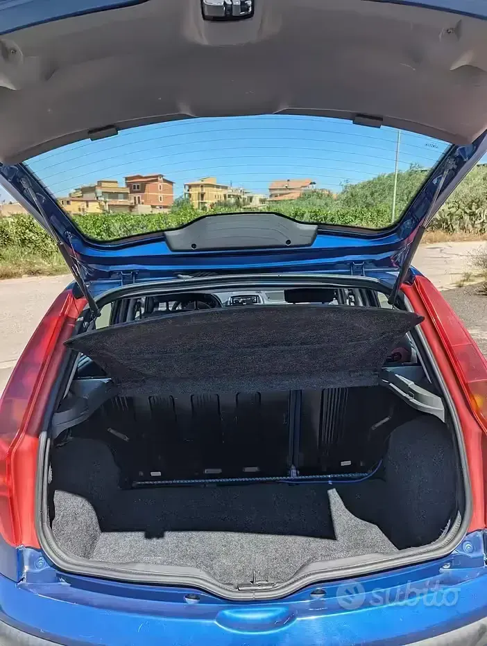 Usata Fiat Punto 60 CV (44 kW) 2002 Blu Utilitaria