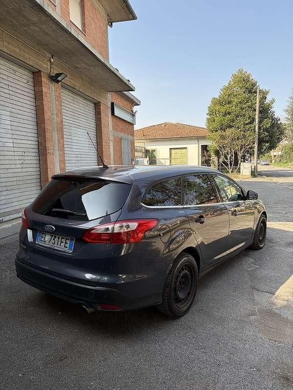 Usata Ford Focus Titanium 116 CV (85 kW) 2011 Blu Station wagon