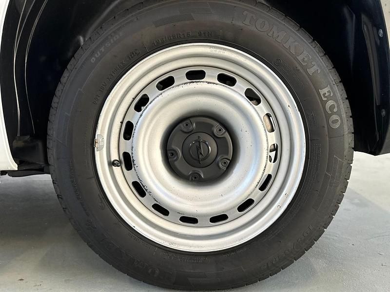 Usata Opel Combo Edition 100 CV (73 kW) 2023 Bianco Furgone