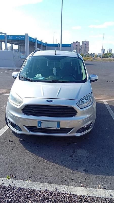 Begagnad Ford Tourneo 2016 Sedan