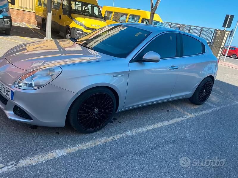 Usata Alfa Romeo Giulietta 170 CV (125 kW) 2011 Grigio Utilitaria
