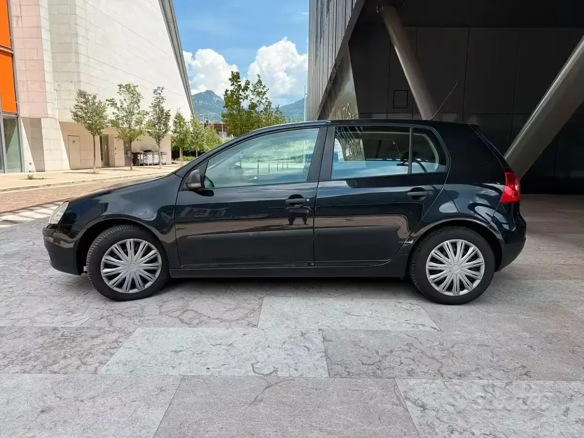 Usata VW Golf V 105 CV (77 kW) 2007 Nero Berlina
